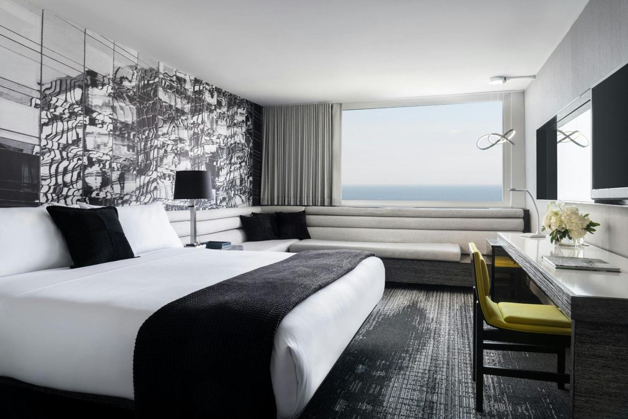King Room Lake View Tub Mobility or Hearing Accessible,1739375273:JPEG
