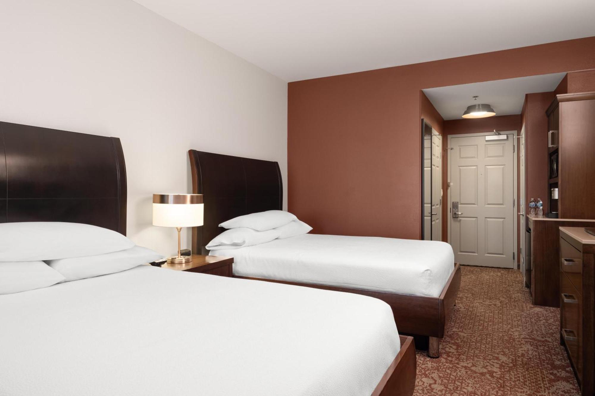Queen Room with Two Queen Beds and City View,1739387348:JPEG
