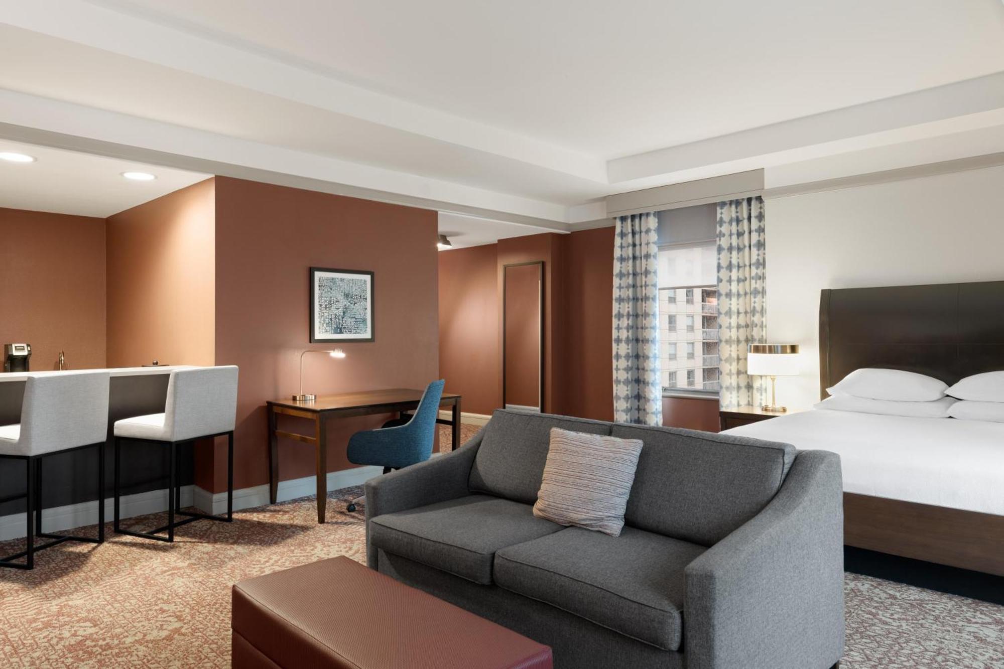 Junior King Suite with Sofa Bed,1739387342:JPEG
