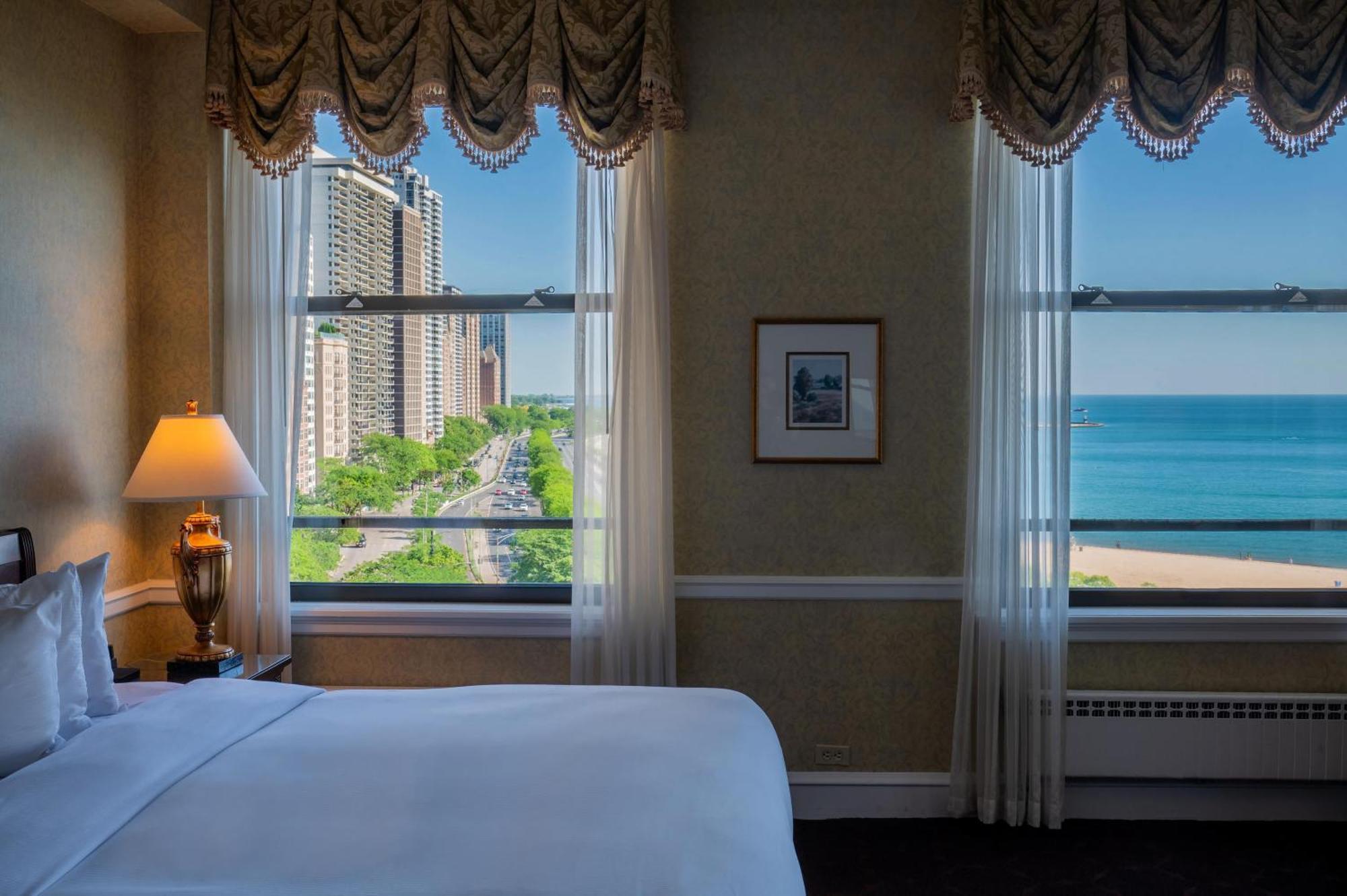 Kamer met Kingsize Bed en Uitzicht op het Meer - Geschikt voor Gasten met een Gehoorbeperking